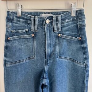 Paige Anessa Jeans, 24